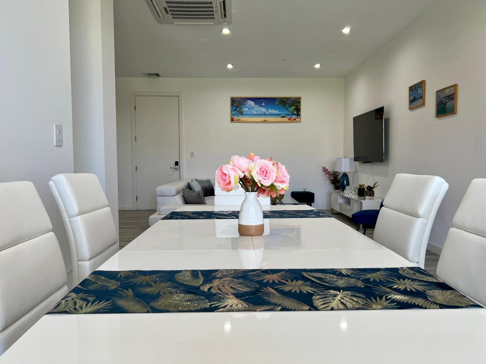 The Cove - Condo Hotel - Palm Beach Strip Номер фото